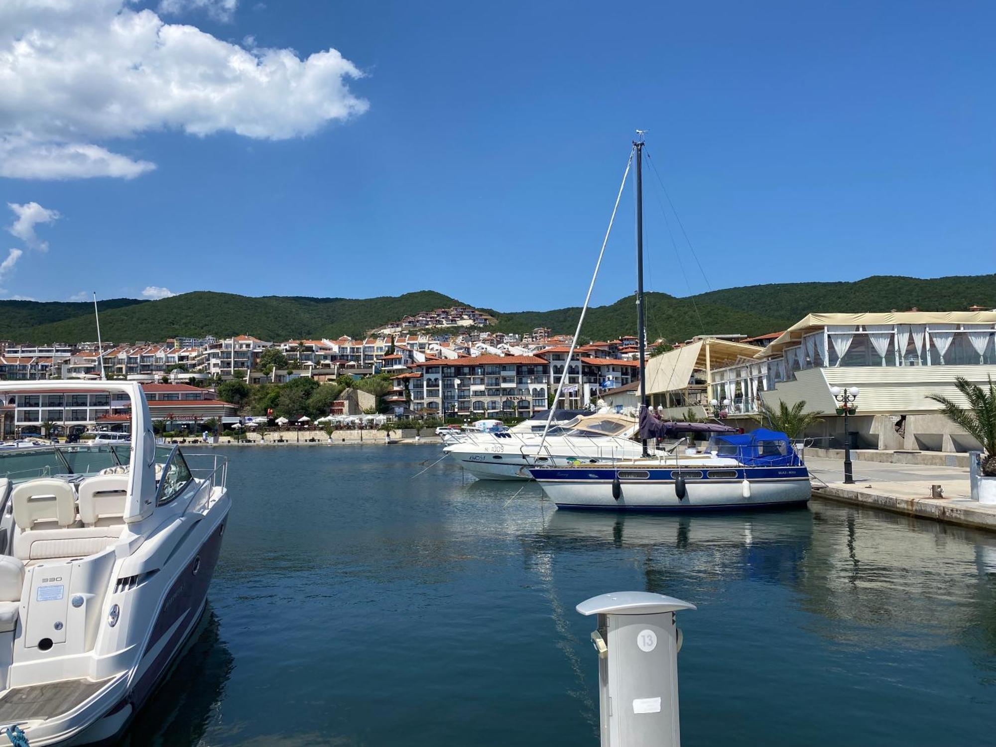 Marina Bay 22 Apartment Sveti Vlas Bagian luar foto
