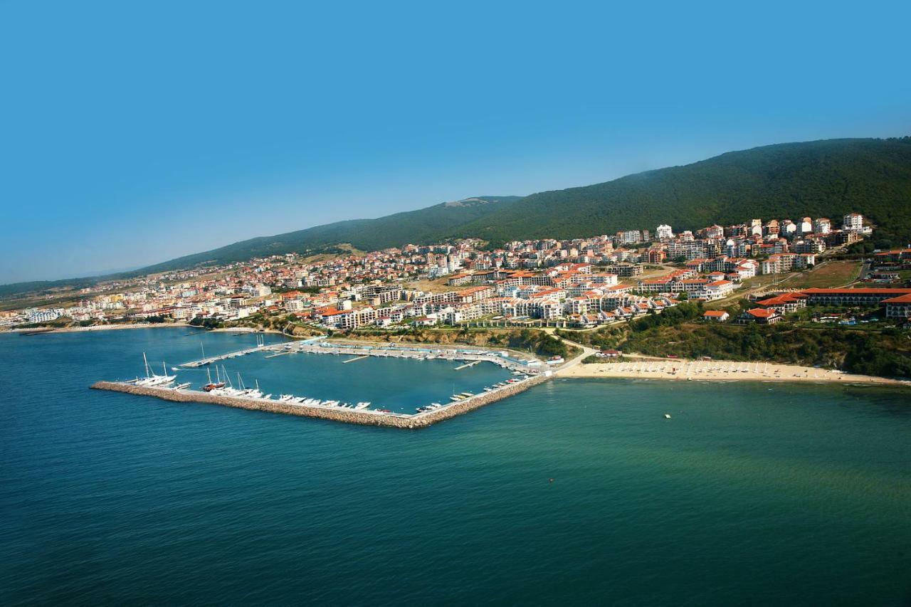 Marina Bay 22 Apartment Sveti Vlas Bagian luar foto