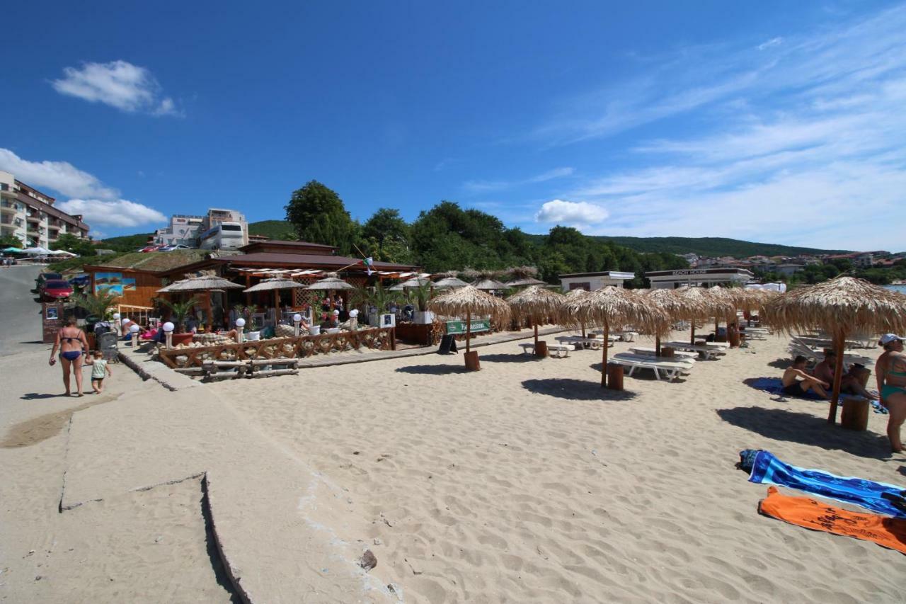 Marina Bay 22 Apartment Sveti Vlas Bagian luar foto