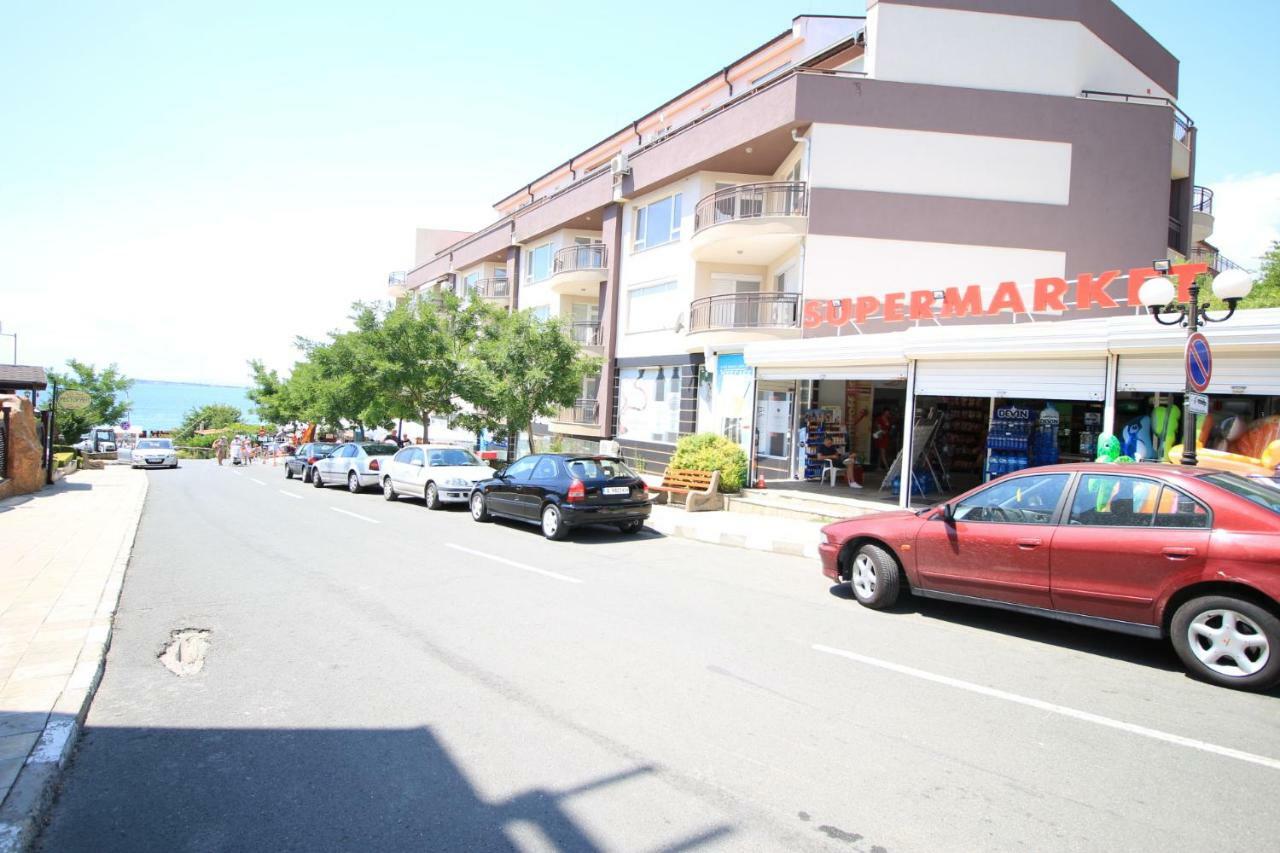 Marina Bay 22 Apartment Sveti Vlas Bagian luar foto